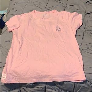 Vineyard vines pink T-shirt